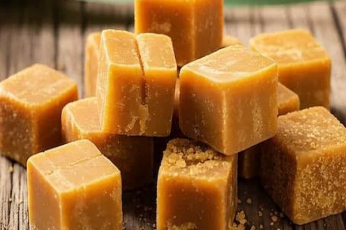 Before Or After Meals? The Right Time To Eat Jaggery | Explained