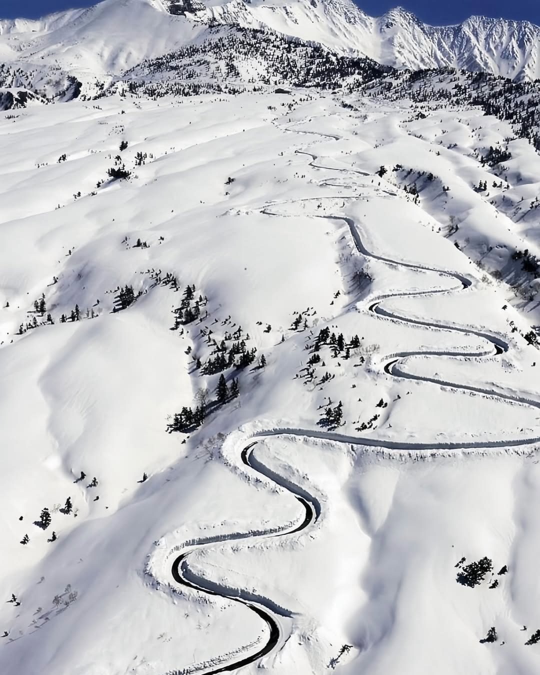 This Is Japan's Most Scenic Alpine Crossing You've Perhaps Never