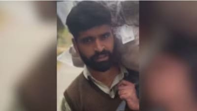 Kashmiri shawl vendor (Credits: Instagram)