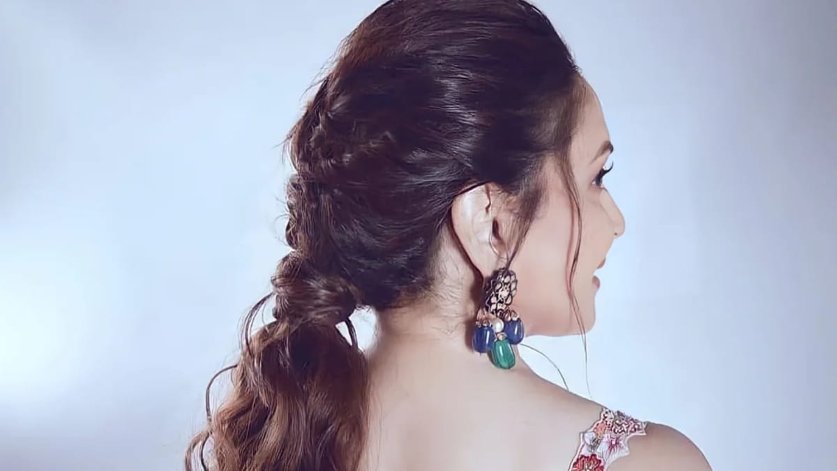 Her On-screen Kiss With Vinod Khanna Shocked Fans, She Left Bollywood At Her Peak — Today, Her Son Works At Apple