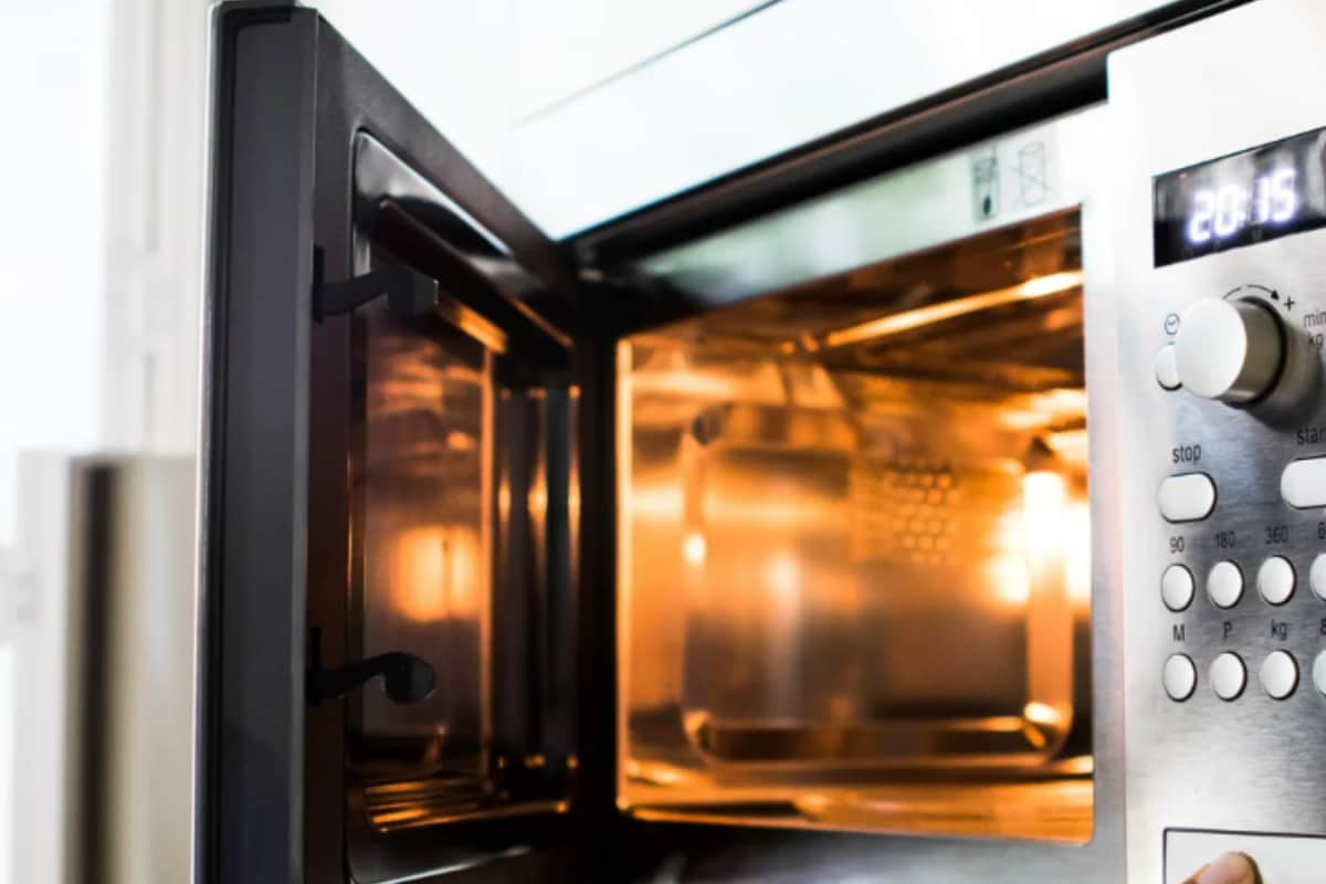 Why Do Non-Vegetarian Foods Pop Inside Microwave? Tips To Avoid Explosion