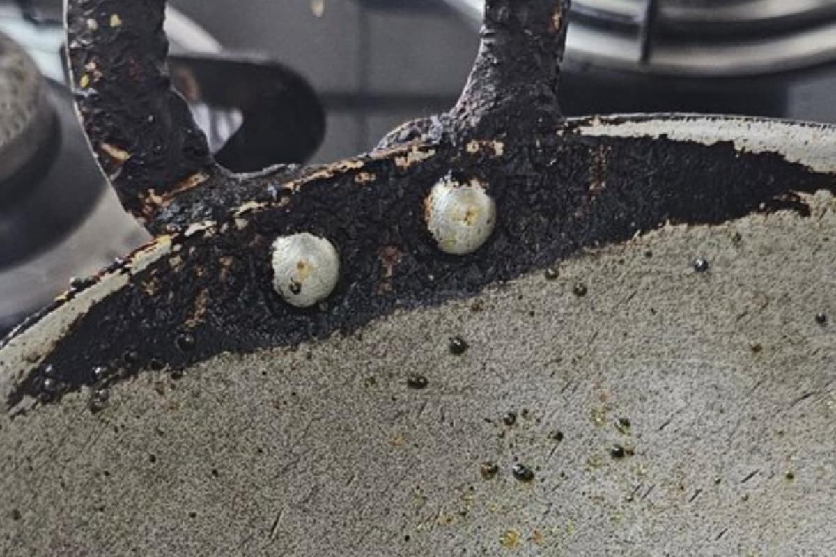 Why Is Silver Colour Coming Off Aluminum ‘Kadhai’? Tips To Check Real Vs Fake Wok & Its Expiry Date