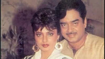 Rekha and Shatrugan Sinha were shooting for Rakesh Roshan’s Khoon Bhari Maang and they used to argue on “silly issues.”