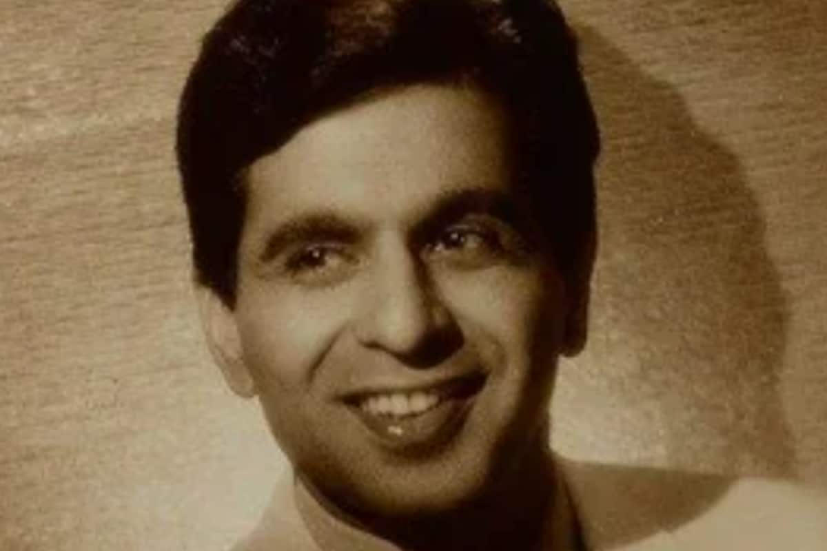 https://images.news18.com/ibnlive/uploads/2025/12/news18-2025-12-cf7447488dee14c21ed733bbbd293b00-3x2.png