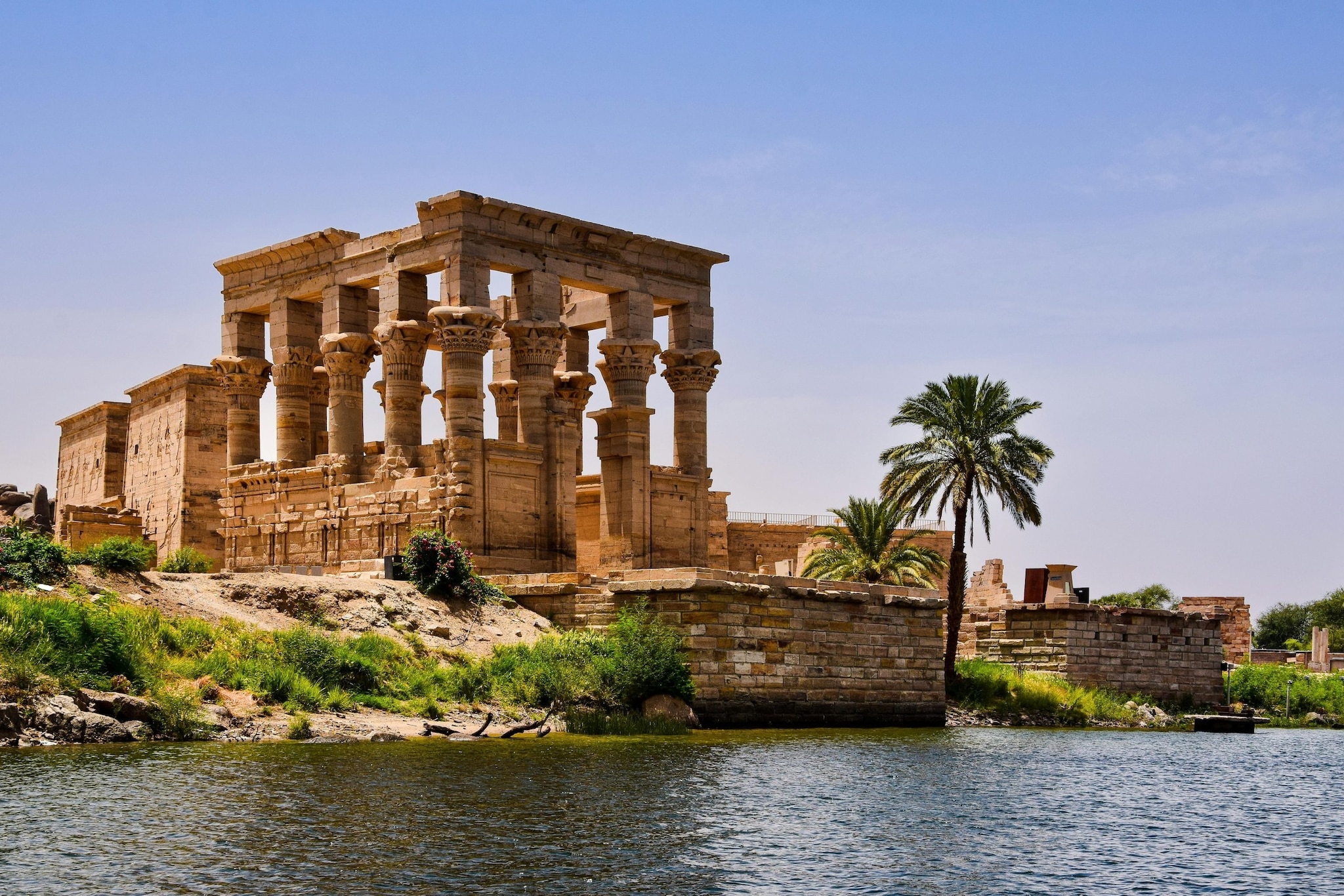 The river played an important role in creating ancient Egyptian civilisation. People built their homes, temples, and farms along the river because it supplied all their essential needs.