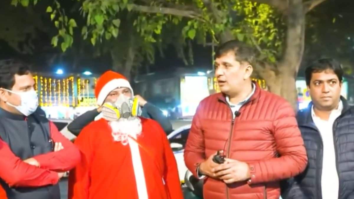 AAP Leaders Saurabh Bhardwaj, Sanjay Jha Booked For Santa Claus Skit On Delhi Pollution