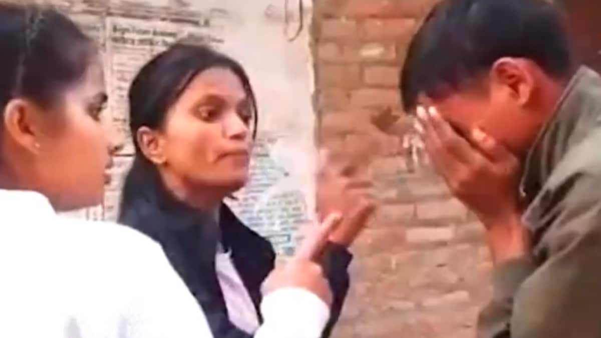 UP Women Attack ‘Chapri’ Man With Slippers For Making Obscene Gestures: ‘Why Others Are Standing & Watching?’