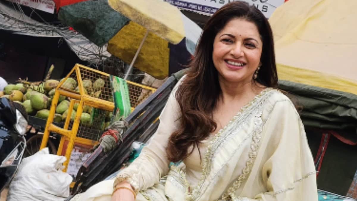 Bhagyashree’s Kashi Diaries Make Fans Scream ‘Har, Har, Mahadev’