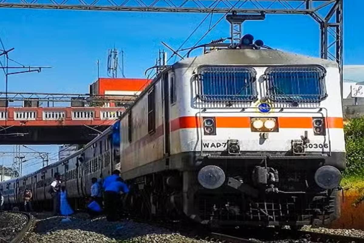 Train Tickets Get Costlier: Will Mumbai Local Users Feel The Pinch Too? Fares Hiked For AC, General Coaches?