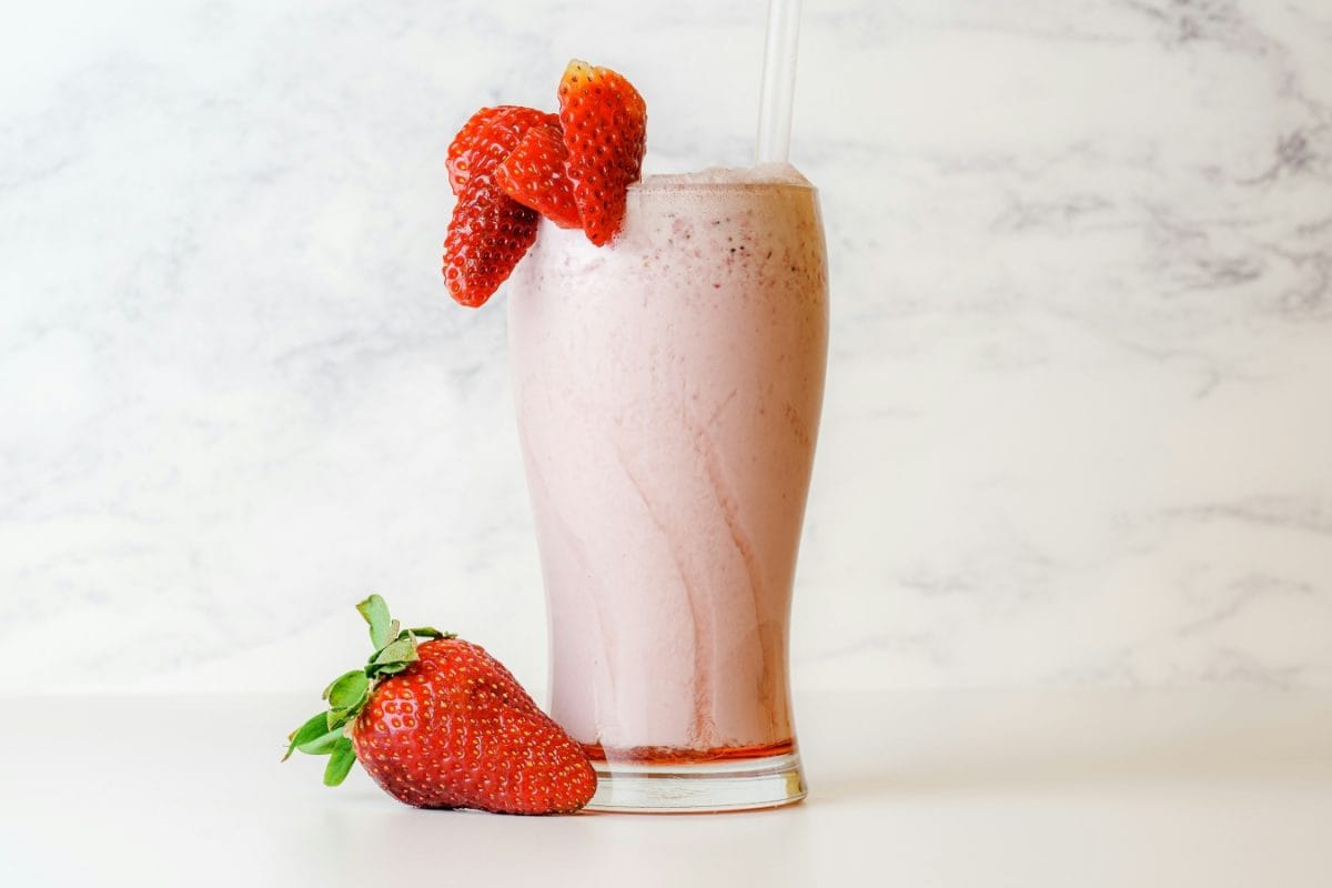 This No Fuss Strawberry Milkshake Recipe That Will Keep You Coming Back For More