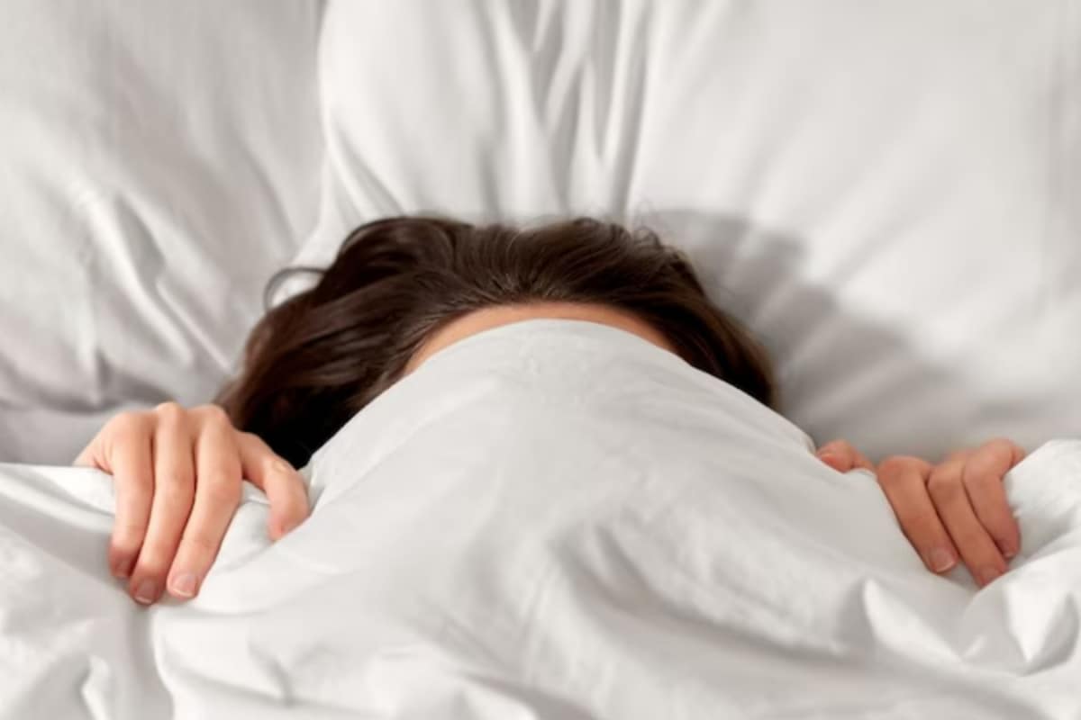 Sleeping With A Blanket Over Your Head In Winter? Check The Surprising Effects On Your Body