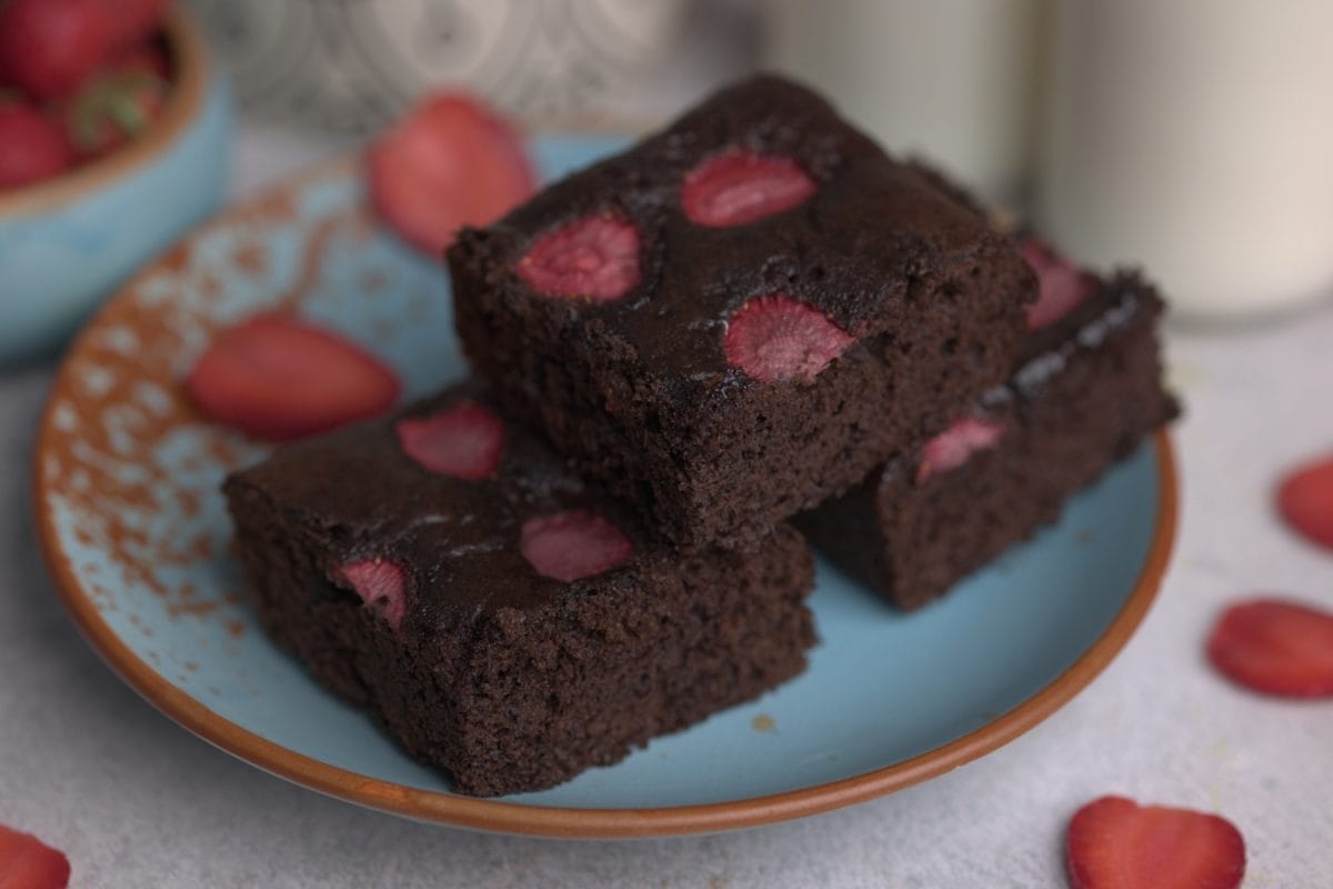 Strawberry Chocolate Brownies: A Delicious Recipe That Highlights Winter's Berries