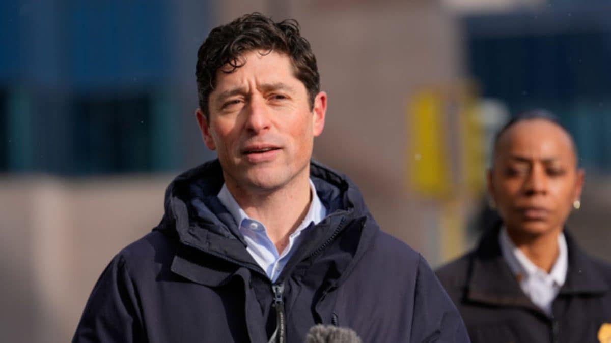 'Playing With Fire': Trump Slams Minneapolis Mayor For Refusing To Enforce Immigration Laws