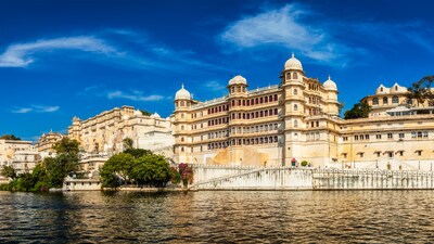 Dubbed the “City of Lakes,” Udaipur’s serene beauty of shimmering lakes and marble palaces offers a timeless taste of Rajputana grandeur. For someone who is planning to explore the 7th edition of Udaipur Tales International Festival, here is a compilation of 7 spots to experience the city’s romantic vistas even on a short trip.