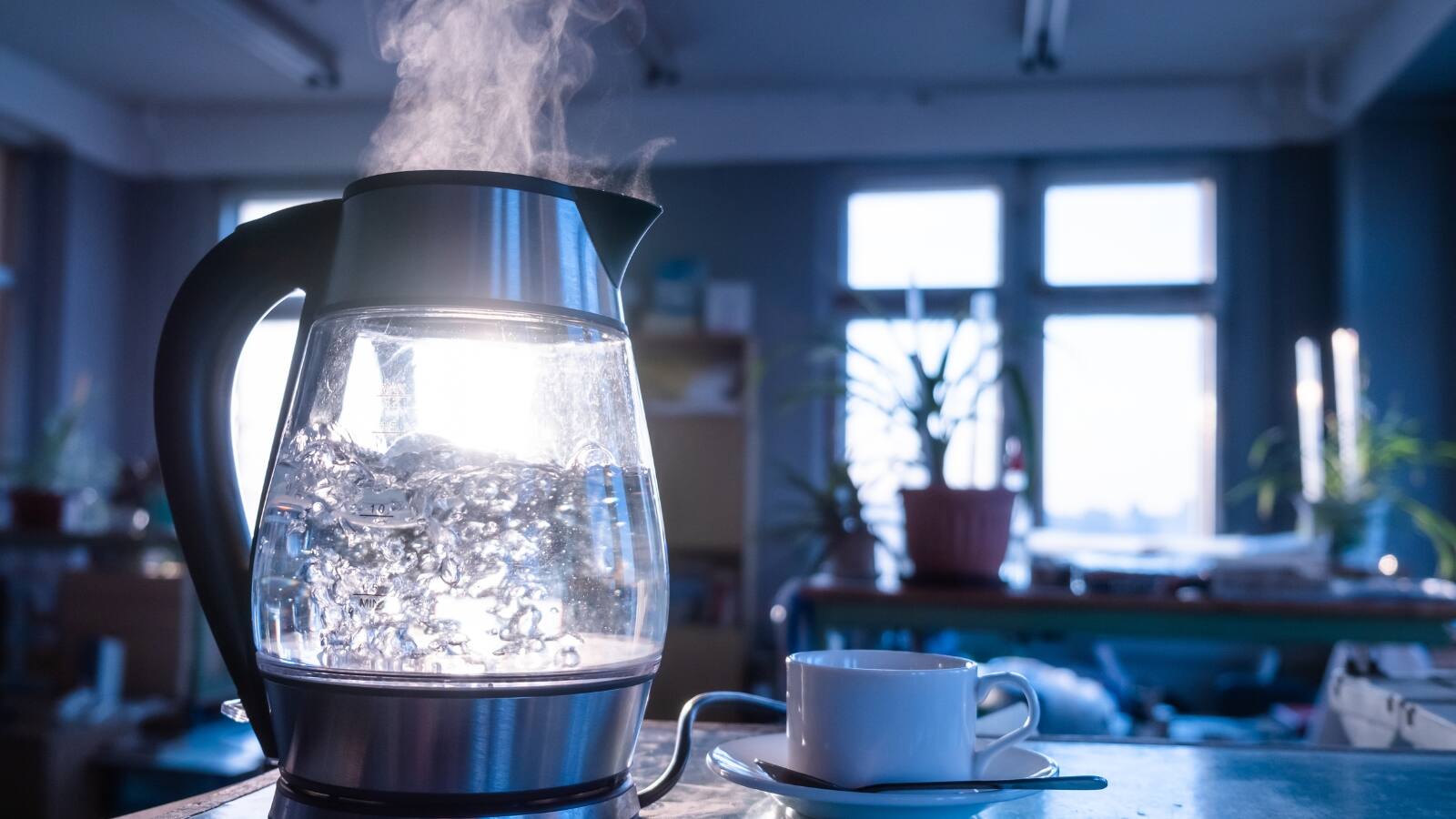 Drinking Boiled Water Daily In Winter? These 3 Common Mistakes Can ...