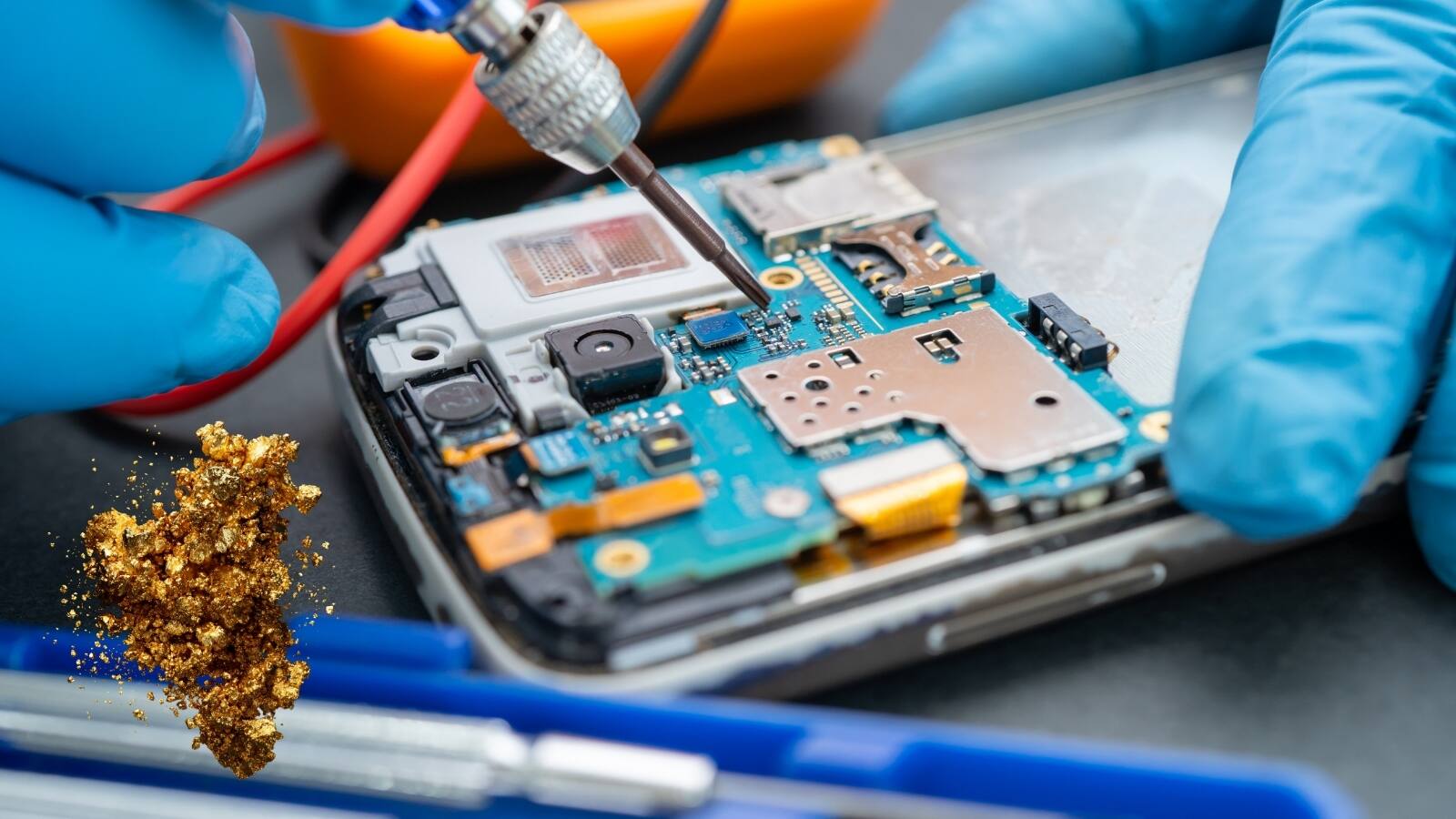 How to extract gold from old mobiles and remotes The work can be done sitting at home