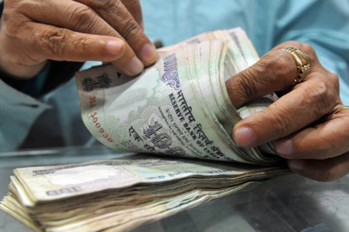 NSC, FD, Or Mutual Funds: Which Rs 1 Lakh Investment Will Grow The Most In 5 Years?