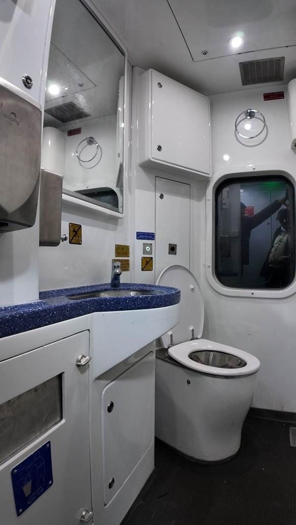 ‘Noise insulation’ technolxogy has been used in the Vande Bharat sleeper trains. Hence, passengers can sleep comfortably during the night.