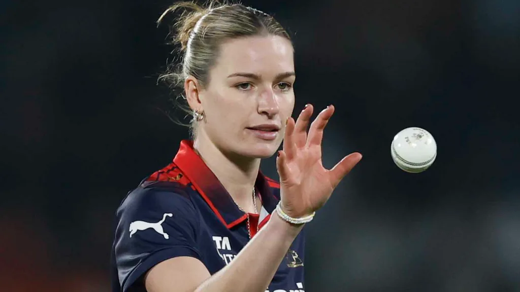 Temporada perfeita até agoraCinco partidas, cinco vitórias – o RCB continua sendo o único time invicto no WPL 2026 e é o primeiro time a se classificar para os playoffs, com 10 pontos. (WPL/BCCI)