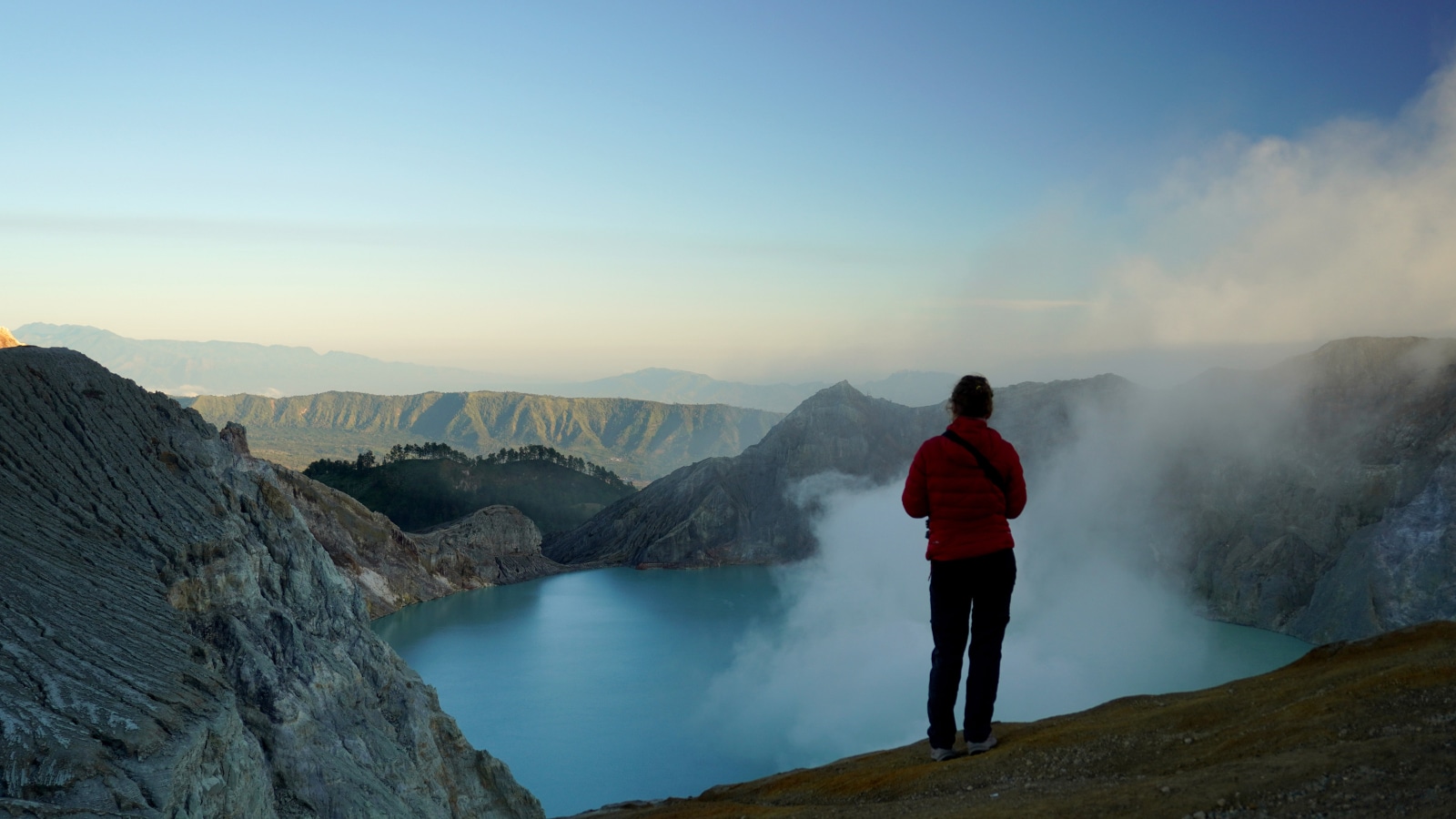 The Lake That Burns At Night: Inside Earth’s Living Volcano Where Blue Flames Are Visible From Space 3