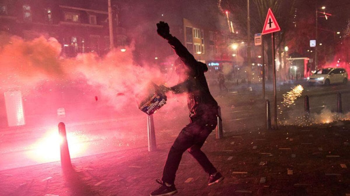 Netherlands Police Face ‘Unprecedented’ Violence During New Year’s Eve Celebrations