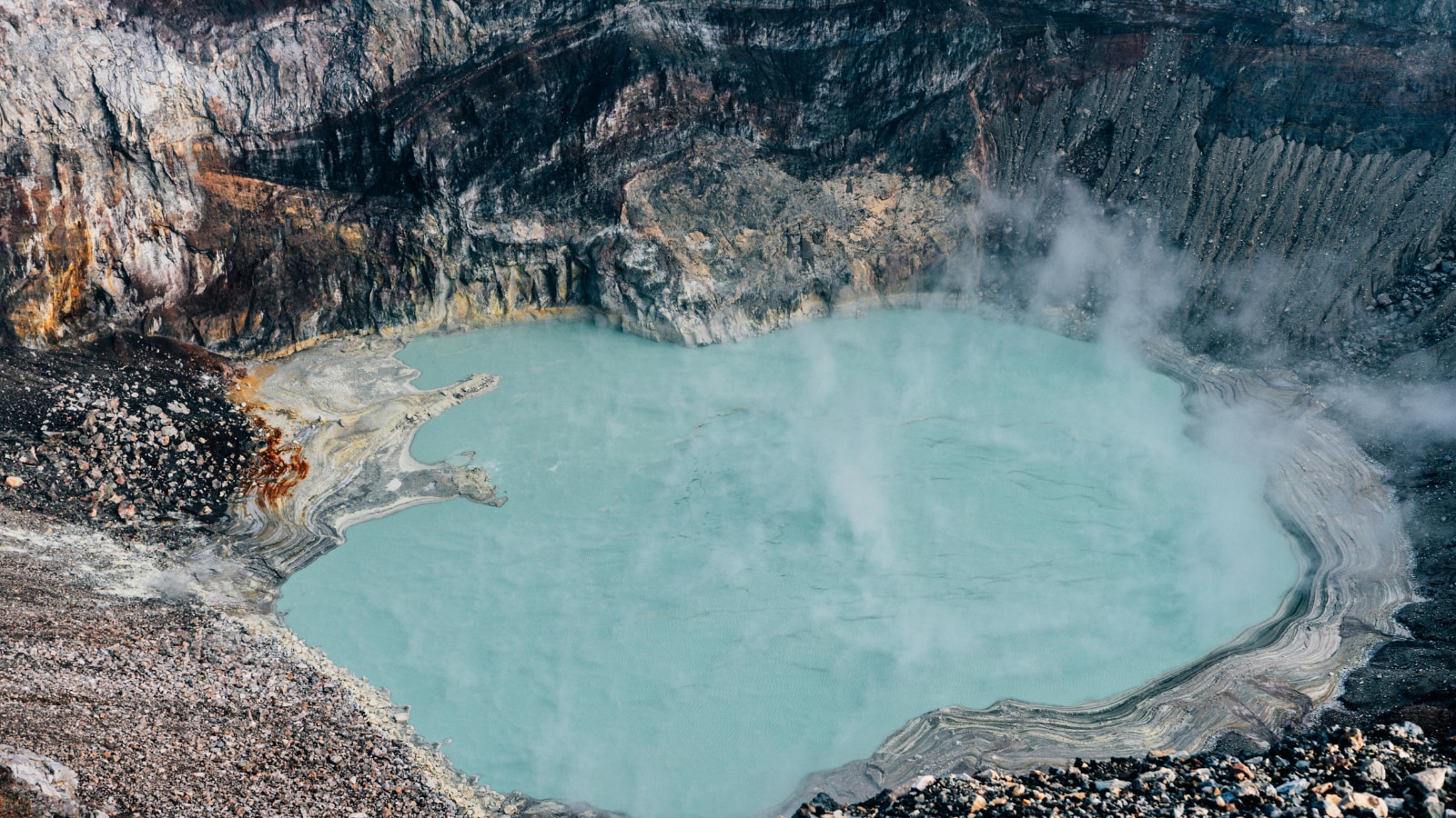 The Lake That Burns At Night: Inside Earth’s Living Volcano Where Blue Flames Are Visible From Space 4