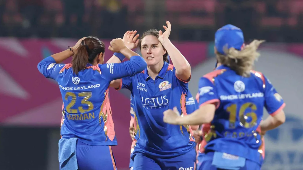 Sciver-Brunt dismissed both UPW openers, Lanning and Navgire to rattle the Warriorz. (WPL)