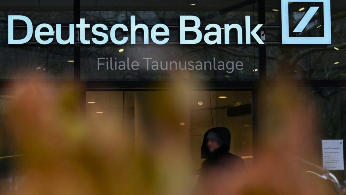 German Investigators Raid Deutsche Bank Offices In Money Laundering Probe