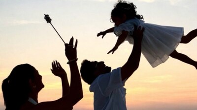 Alia Bhatt Shares A Beautiful Family Photo With Ranbir Kapoor And Raha: 'Up You Go Love'