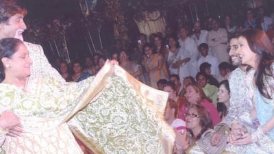 Unseen wedding photos show Amitabh and Jaya Bachchan dancing together. (Photo: Instant Bollywood) 