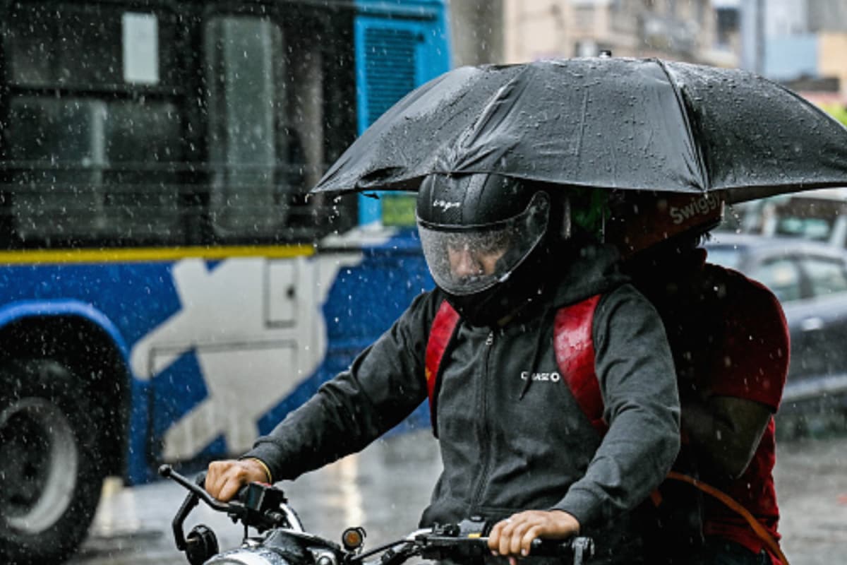Bengaluru Weather: IMD Predicts Rainfall For Next 4 Days Amid Cyclonic System Off Andhra Coast
