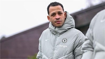 Chelsea boss Liam Rosenior (X)