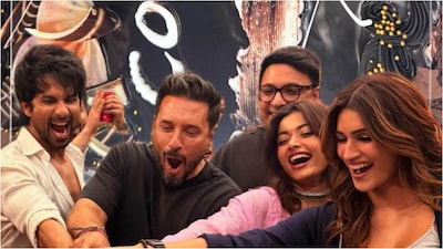 Shahid Kapoor, Rashmika Mandanna, Kriti Sanon Wrap Up Cocktail 2 Shoot