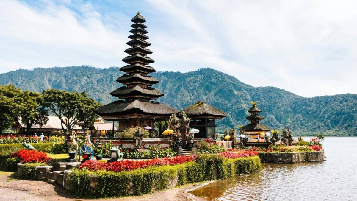 12 Countries With More Than One Capital City