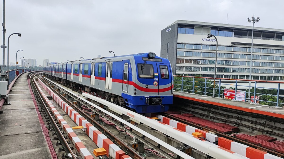 Kolkata Metro Services On Blue Line Hit After Suicide Attempt At Kalighat Station