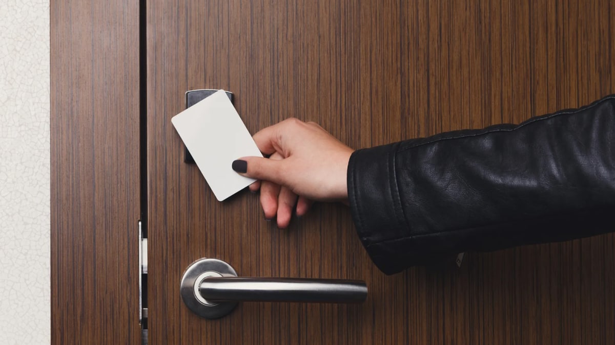 Delhi Woman Alleges Privacy Breach at Jaipur Hotel
