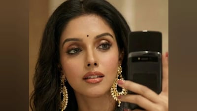 She starred opposite Aamir Khan in Ghajini. 