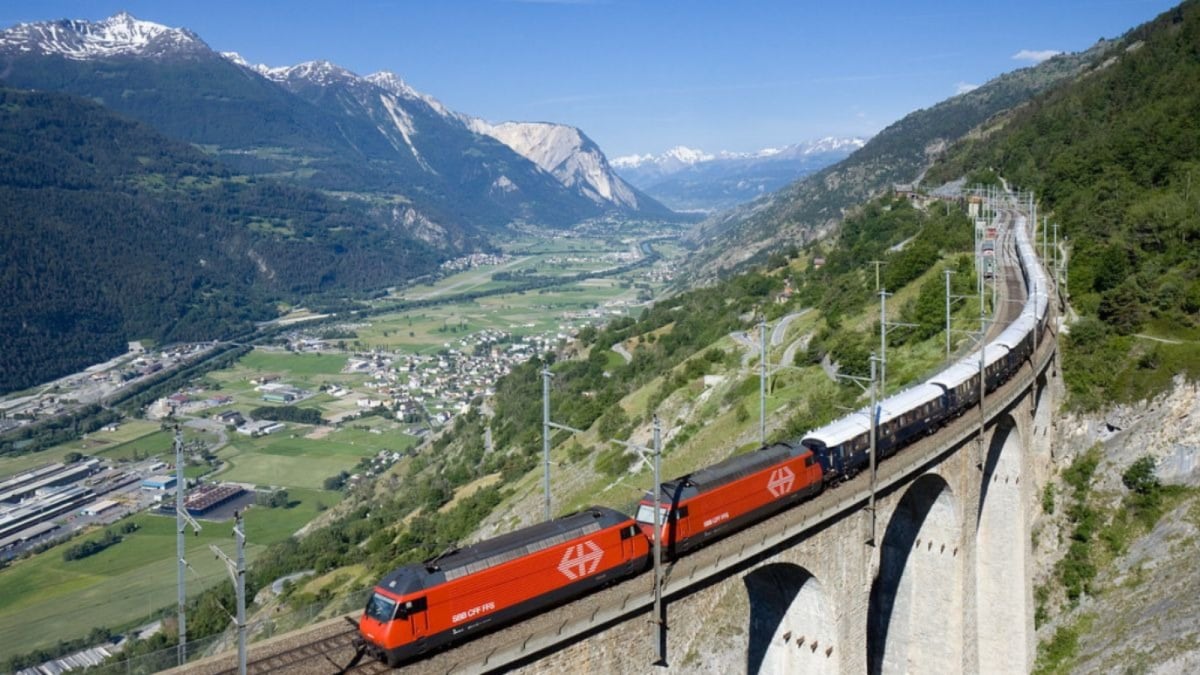 Grand Trunk Express: History, Route & Vande Bharat Comparison