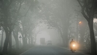 Feeling the chill in Bengaluru? IMD says temperatures have dipped sharply, with light rain likely today and tomorrow across the city and nearby districts. (Image: Getty)