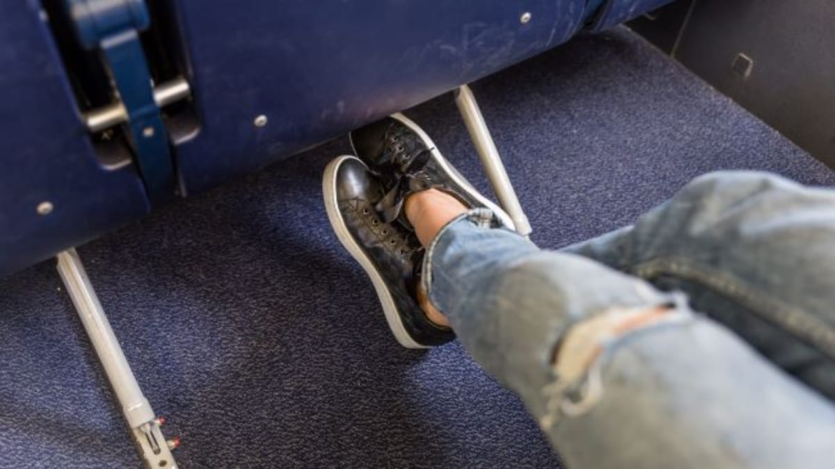 Expert Tips to Reduce Leg Swelling After Long Winter Flights