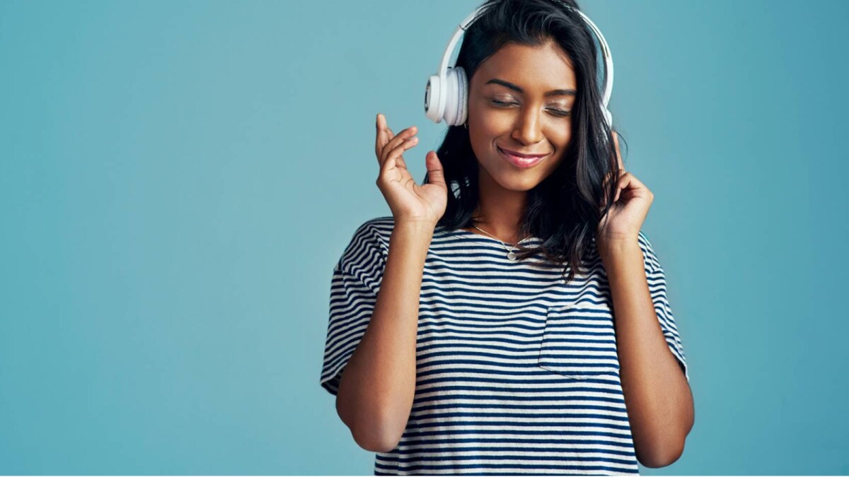 Earphones Risking Permanent Hearing Loss in Indian Youth