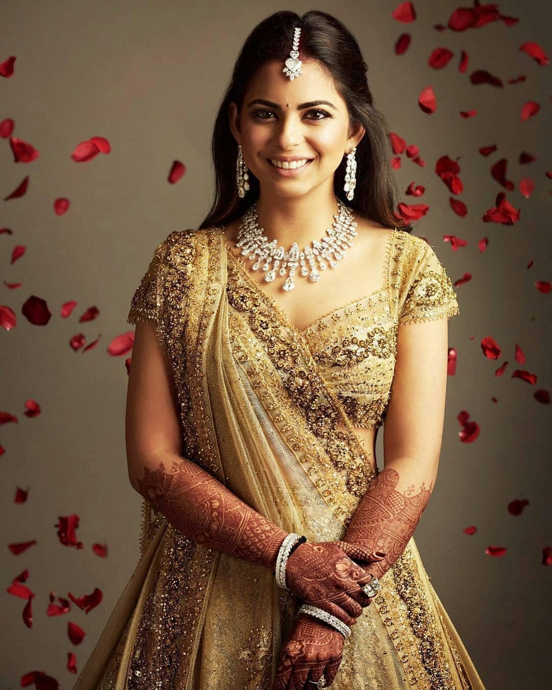 Valentino Garavani’s death at 93 has reignited appreciation for his rare Indian couture moment. Isha Ambani’s lehenga remains a symbol of his global reach and creative daring. As the fashion world pays homage, this singular creation continues to shine as a testament to Valentino’s legacy, where tradition met innovation, and elegance knew no boundaries. Valentino Garavani’s death at 93 has reignited appreciation for his rare Indian couture moment. Isha Ambani’s lehenga remains a symbol of his global reach and creative daring. As the fashion world pays homage, this singular creation continues to shine as a testament to Valentino’s legacy, where tradition met innovation, and elegance knew no boundaries.