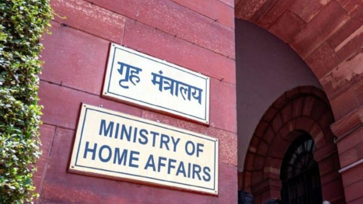 Centre Tightens Empanelment Norms For IPS Officers From 2011 Batch Onwards, Issues Modification