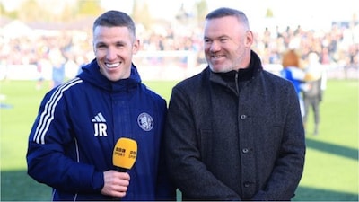 Macclesfield manager John Rooney with his brother Wayne Rooney (X)