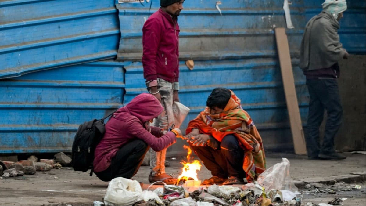 Delhi Shivers At 4 Deg C; Orange Alert For Cold Wave In National Capital Today, Tomorrow