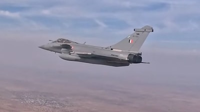 Two Rafale jets, two MiG-29s, two Su-30s, and one Jaguar aircraft were part of a 'spearhead' formation, which symbolised the 'Sindoor formation'. (X)