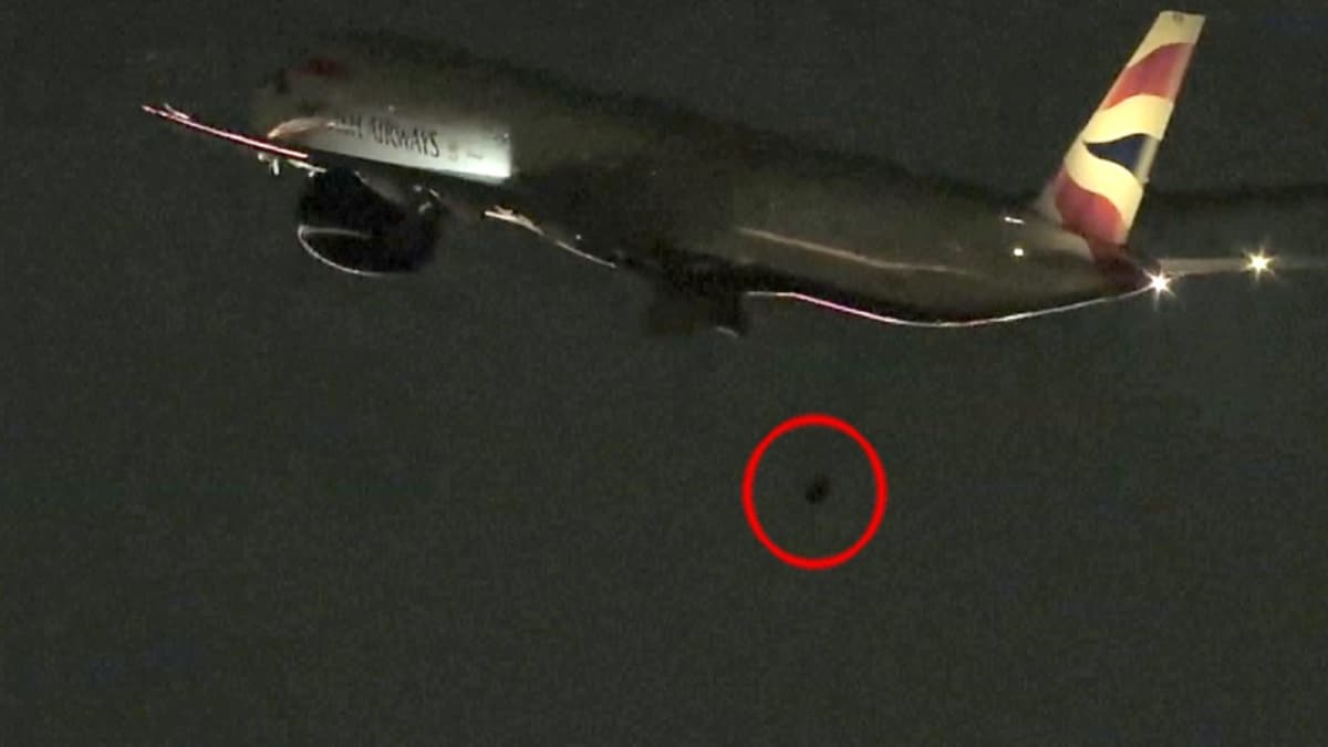 London-Bound British Airways Flight Loses Rear Wheel Shortly After Takeoff | Video