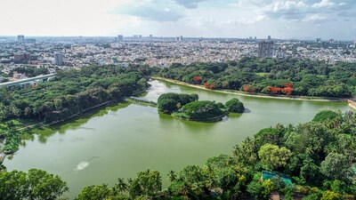 Bengaluru gets its “Garden City of India” title, thanks to its vast green cover offered by parks, gardens, and lush foliage throughout the city. (Image: Shutterstock)