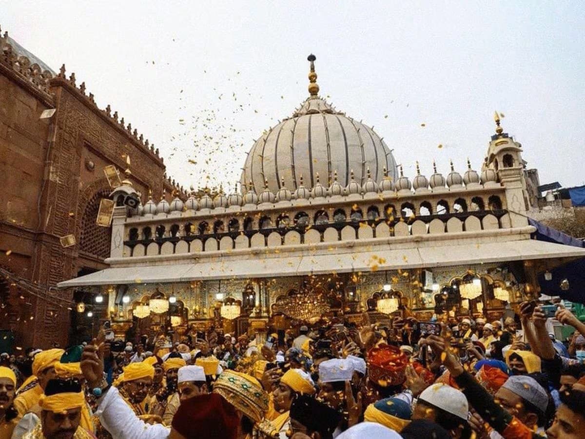 Basant Panchami At Nizamuddin Dargah: A Tradition That Blooms Beyond Religion