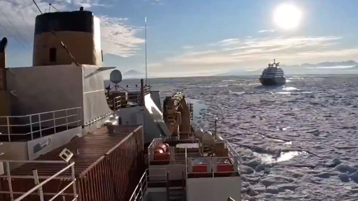 US Coast Guard Rescues Scenic Cruise Ship Trapped In Antarctic Ice | Video